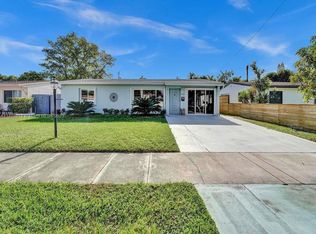 912 NE 6th St, Hallandale Beach, FL 33009