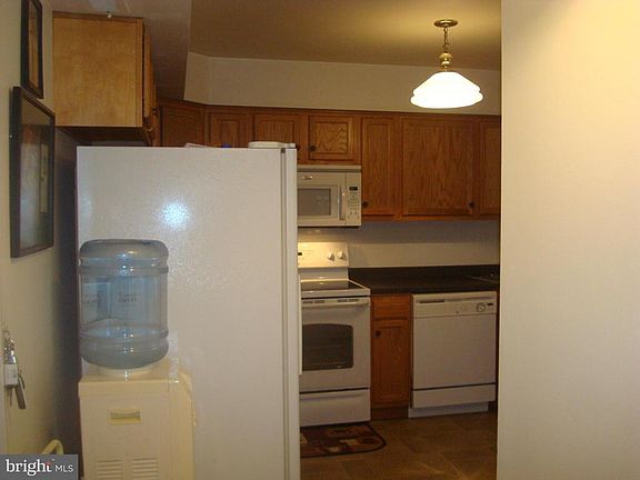 4th image of 465 Winterberry Dr