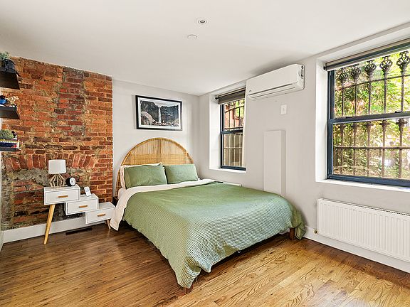 5th image of 356 Halsey St #1