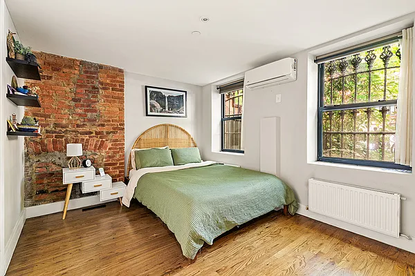 Bedroom, photo 2