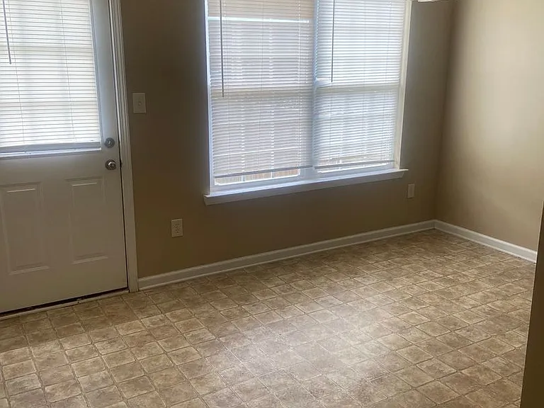 3945 Amanda Ct — Photo 9