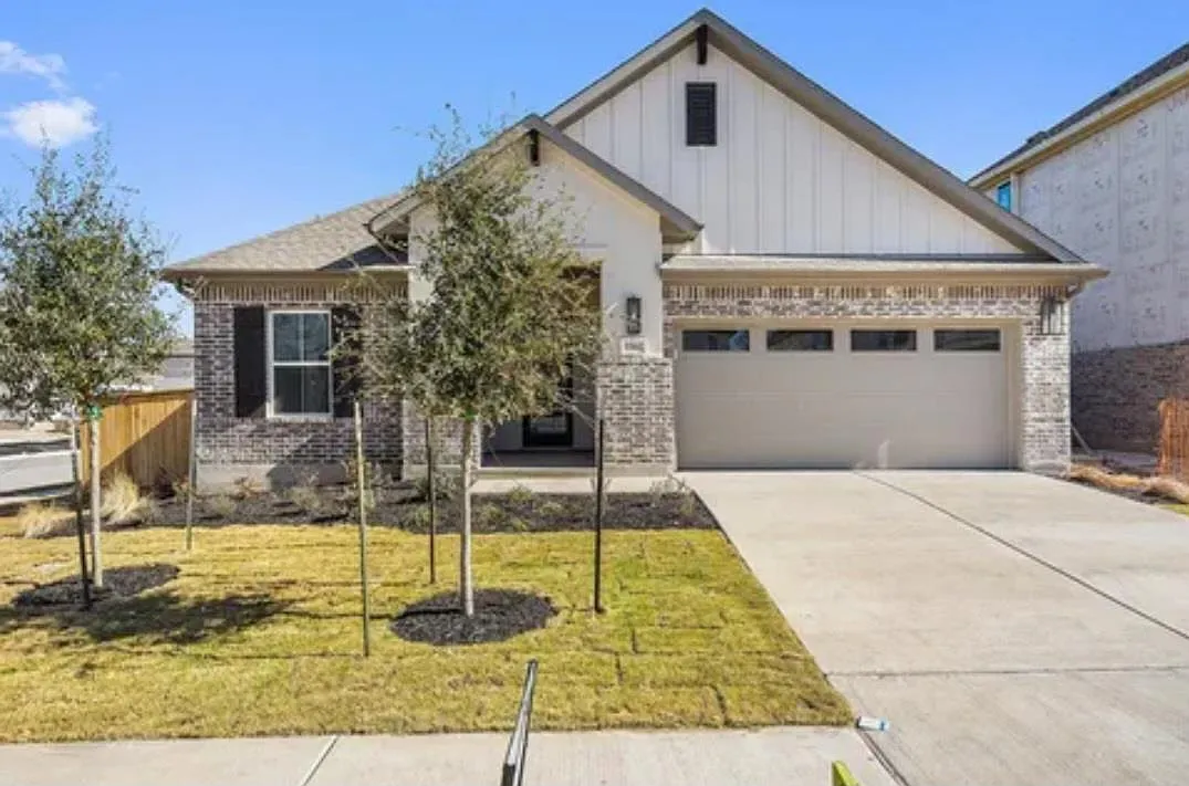 4 bed, 3.5 bath, 2157 sqft, $2,700 — Photo 1