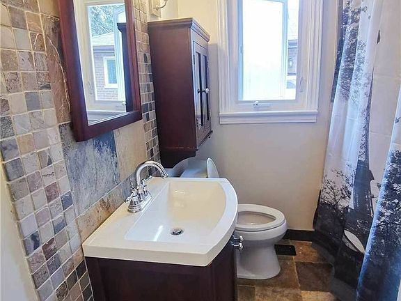 4th image of 29 Tormore Dr