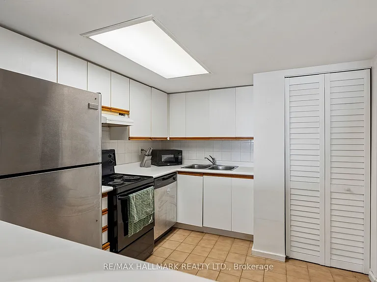 15 Maitland Pl #506 — Photo 7