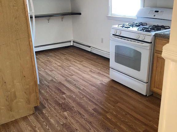 5th image of 33 Windom Ave