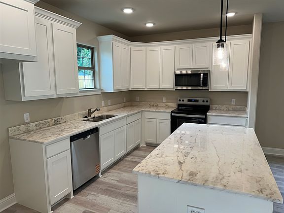 5th image of 1802 Cumberland Dr