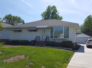 1858 Ridgeview Dr, Wickliffe, OH 44092