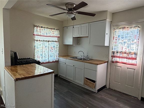 3rd image of 14518 Saint James Ave