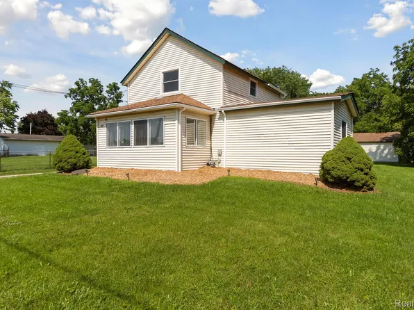 2167 S Dye Rd, Flint, MI 48532