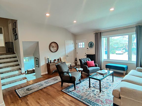 entry/living room