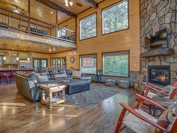 3rd image of 19 Birch Stone Ln