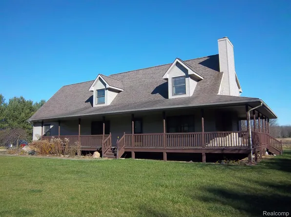 5868 S Lovejoy Rd, Perry, MI 48872