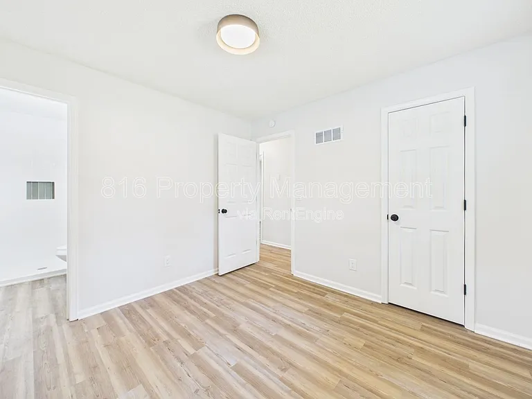 8622 E 108th Ter — Photo 18