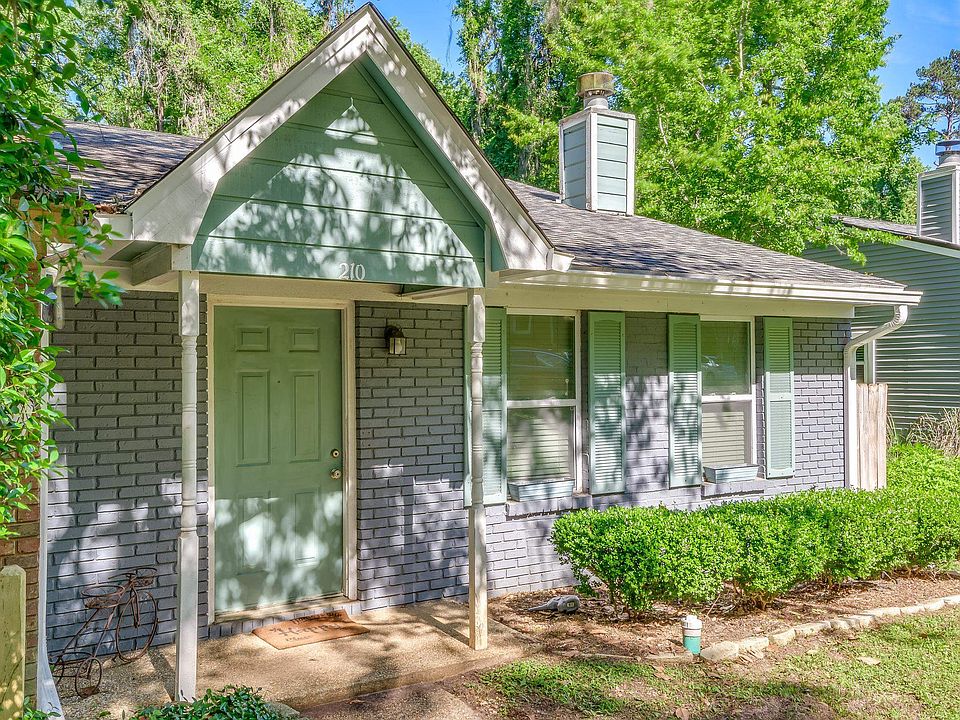 1st image of 210 Whetherbine Way W