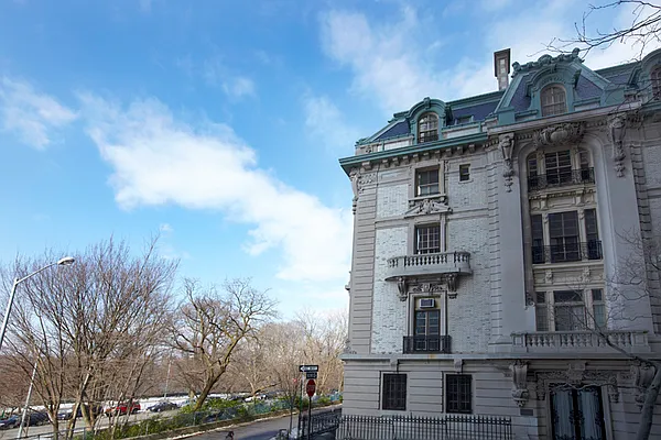 Sold by Brown Harris Stevens | media 25