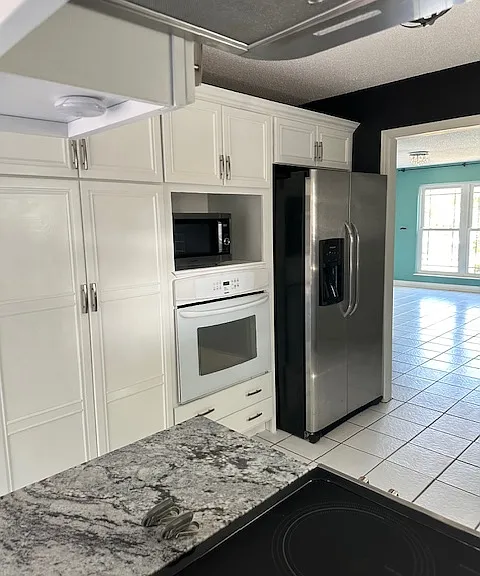 Two Ovens in Kitchen