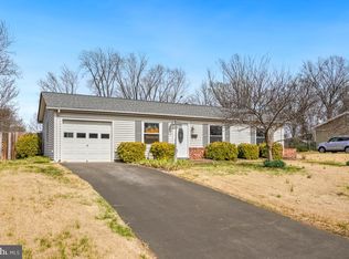 228 W Ash Rd, Sterling, VA 20164