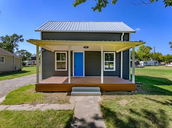 307 N Washington St, Hillsboro, KS 67063