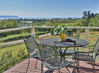 1986 Bayvista Pl, Freeland, WA 98249