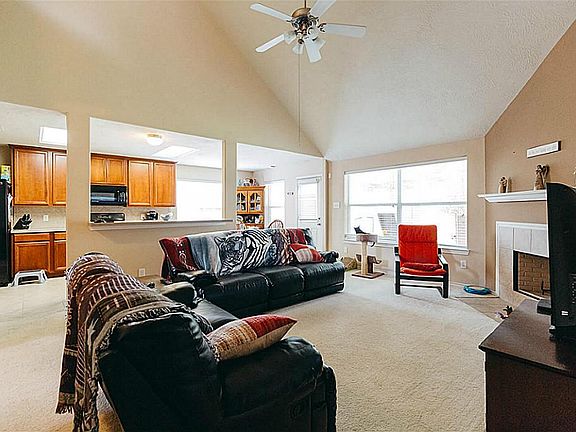 5th image of 26902 Kingston Glen Ln