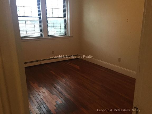4th image of 185 Chestnut Hill Ave #2U