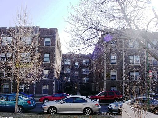 1st image of 3421 N Marshfield Ave APT 1E