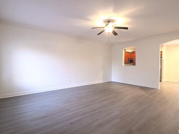 4th image of 516 Capstone Dr