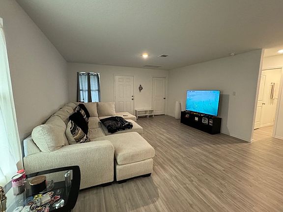 4th image of 4212 Revetment Way