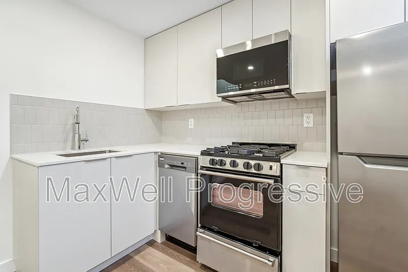 Hazeldean — Photo 3