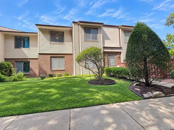924 Skyline Drive, Coram, NY 11727
