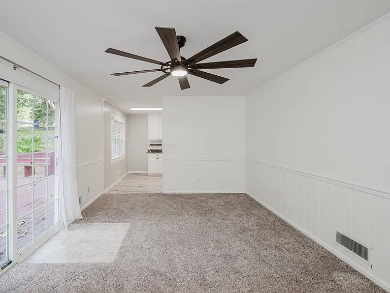 1440 Hickory Ln — Photo 17