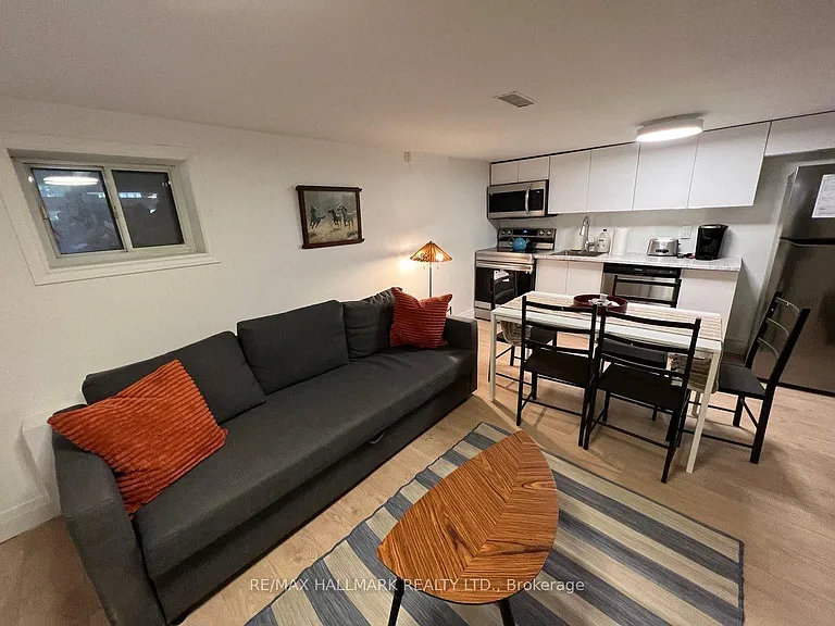 77 Northcote Ave #BASEMENT — Photo 2