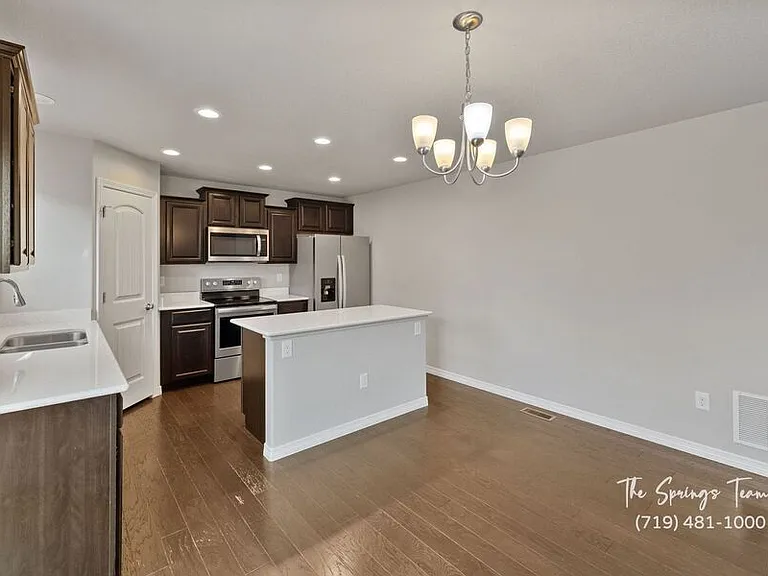 10898 Rowley Dr — Photo 13