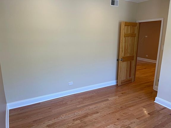 4th image of 6102 S Dorchester Ave #2