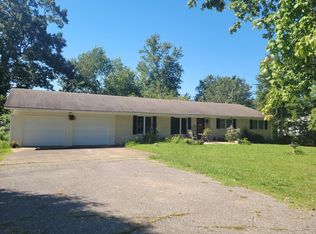 806 Memorial Dr, Paris, TN 38242