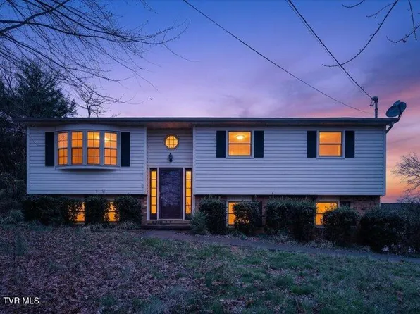 529 Old Gray Station Rd, Johnson City, TN 37615