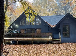50 Birch St, Lake Harmony, PA 18624