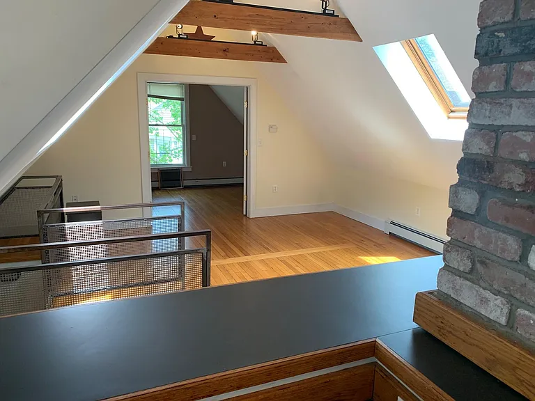 27 Young St #2 — Photo 11