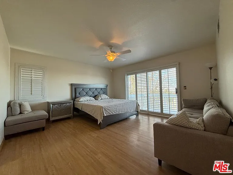 719 W Avenue Q10 — Photo 21