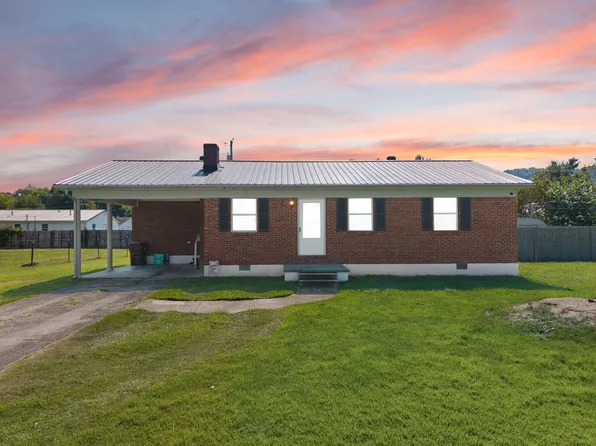 59 Eastview Dr, Stanton, KY 40380