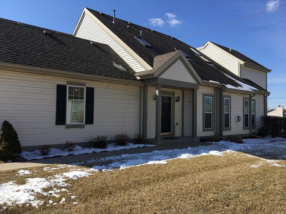 2nd image of 1518 Roxbury Way