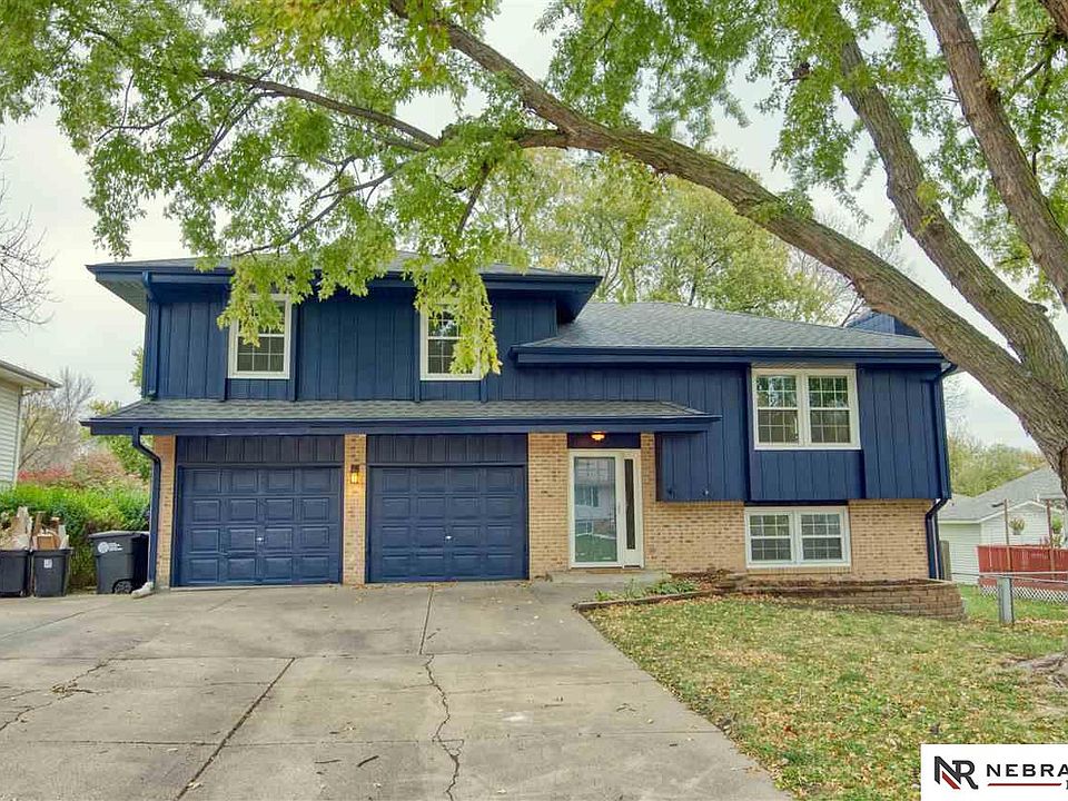 1st image of 10516 S Cir