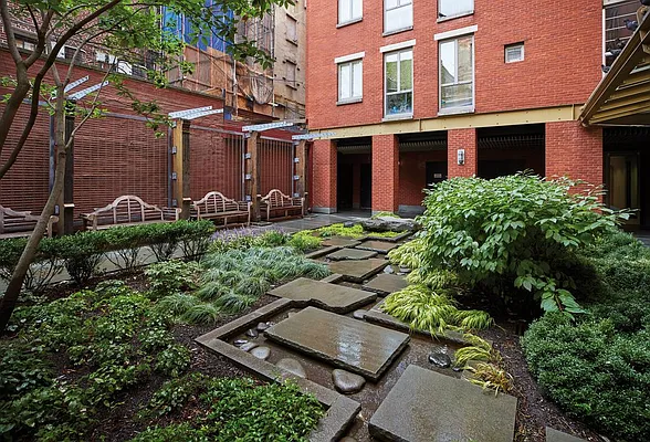 Rented by The Durst Organization | media 13