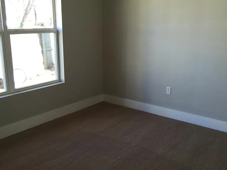 322 Oliver St — Photo 9