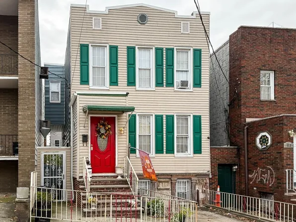 125 Poplar Street image 2 of 44