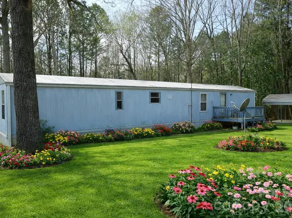 2285 Forest Hills Dr #18, Asheboro, NC 27205