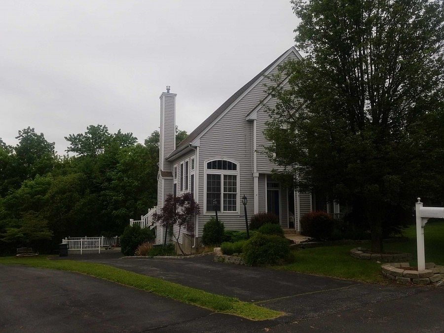 2nd image of 9 Paisley Ct