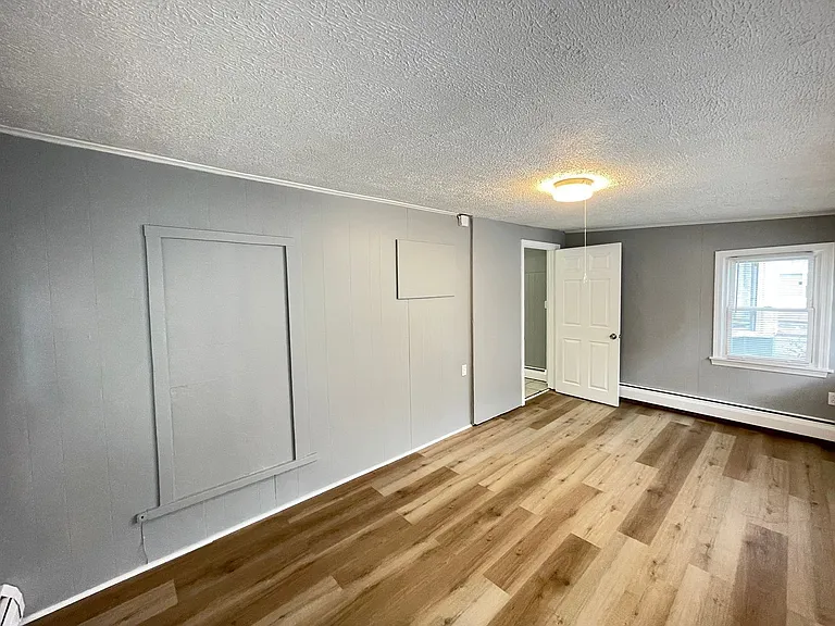 266 Douglas St #1 — Photo 8