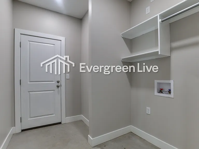 217 E Northern Ct — Photo 16