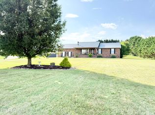312 Bob Baribeau Dr, Maryville, TN 37801